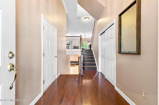 5 Ocean Breeze Court, Manahawkin, NJ 08050