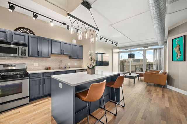 3260 N Clark Street 508, Chicago, IL 60657
