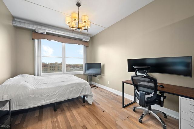 3260 N Clark Street 508, Chicago, IL 60657