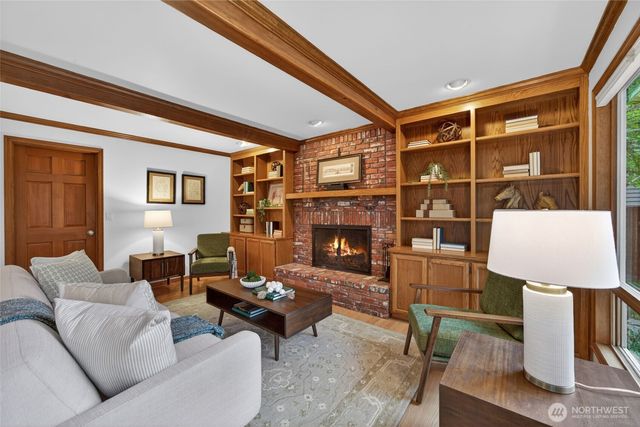 12610 NE 68th Place, Kirkland, WA 98033