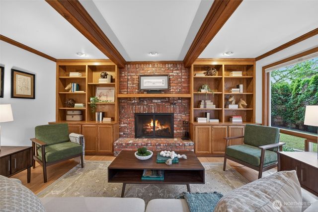 12610 NE 68th Place, Kirkland, WA 98033