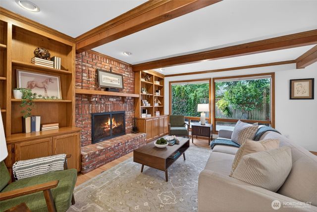 12610 NE 68th Place, Kirkland, WA 98033