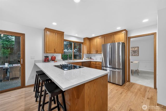 12610 NE 68th Place, Kirkland, WA 98033