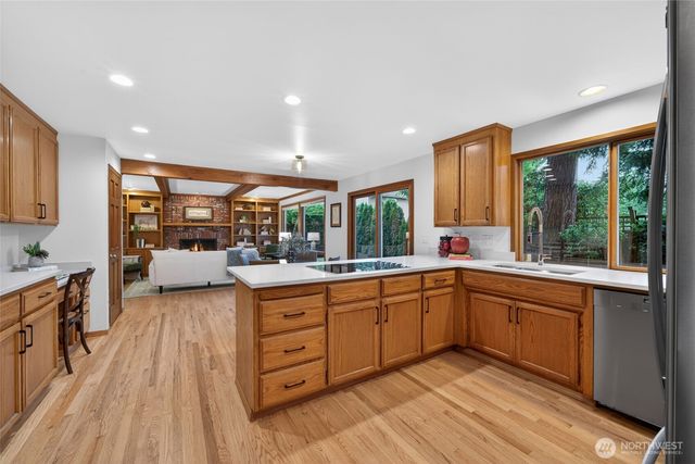 12610 NE 68th Place, Kirkland, WA 98033