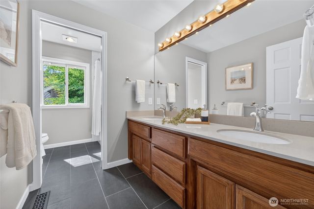 12610 NE 68th Place, Kirkland, WA 98033