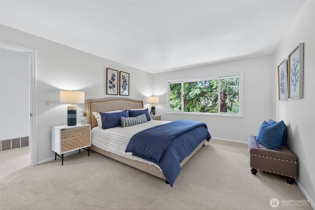 12610 NE 68th Place, Kirkland, WA 98033