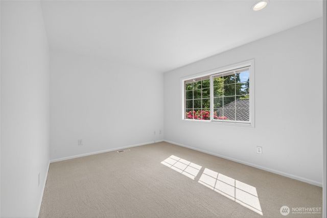 12610 NE 68th Place, Kirkland, WA 98033