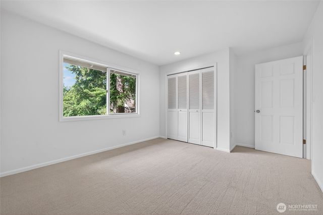 12610 NE 68th Place, Kirkland, WA 98033