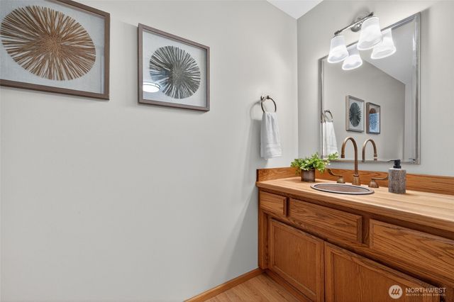 12610 NE 68th Place, Kirkland, WA 98033