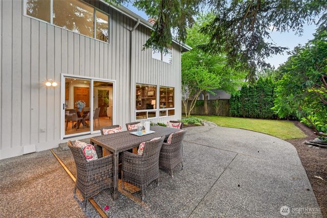 12610 NE 68th Place, Kirkland, WA 98033