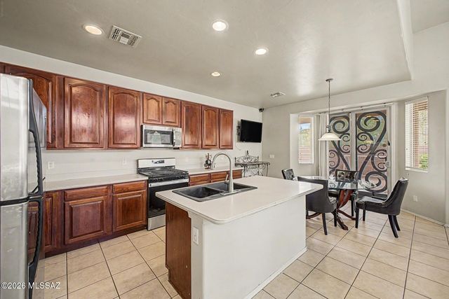 3391 N Fork River Court, Tucson, AZ 85745