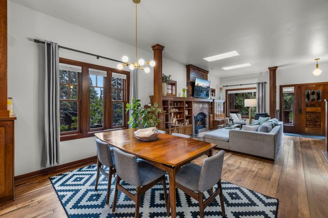 2216 NW 6th Street, Bend, OR 97703