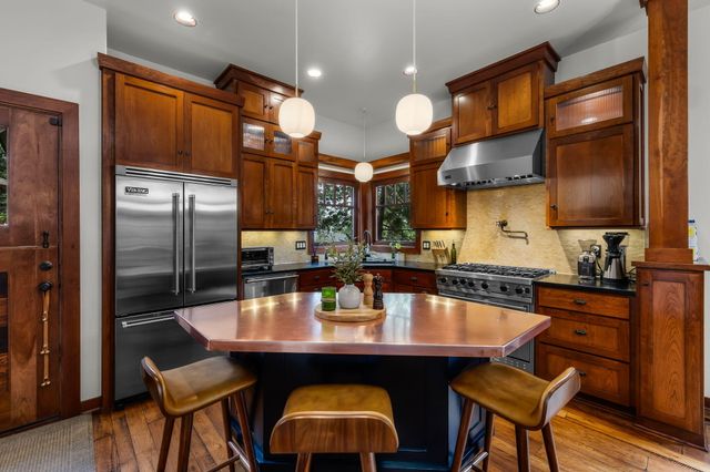2216 NW 6th Street, Bend, OR 97703