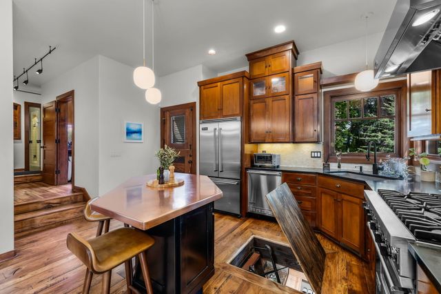 2216 NW 6th Street, Bend, OR 97703