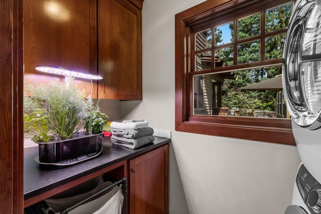 2216 NW 6th Street, Bend, OR 97703