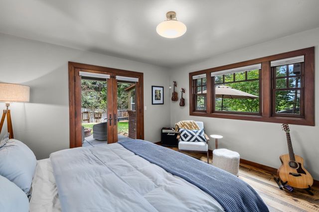 2216 NW 6th Street, Bend, OR 97703