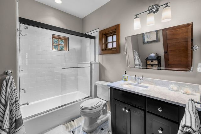 2216 NW 6th Street, Bend, OR 97703