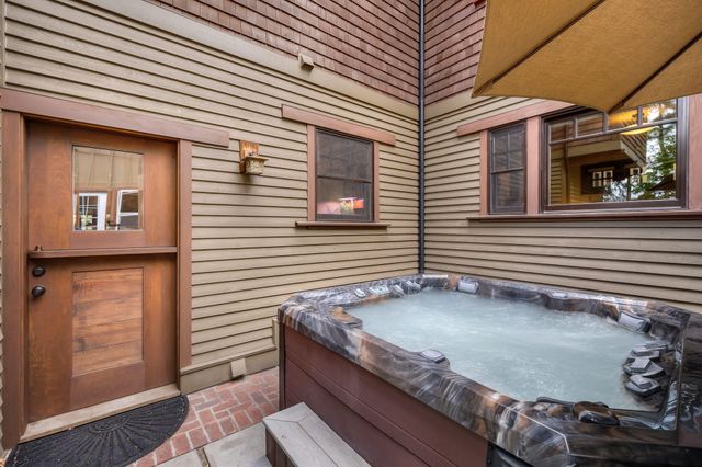 2216 NW 6th Street, Bend, OR 97703