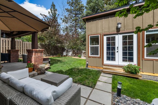 2216 NW 6th Street, Bend, OR 97703