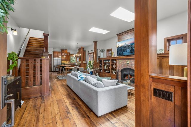 2216 NW 6th Street, Bend, OR 97703