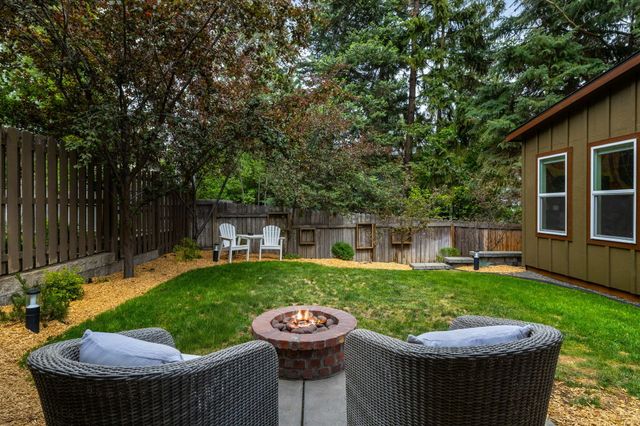 2216 NW 6th Street, Bend, OR 97703