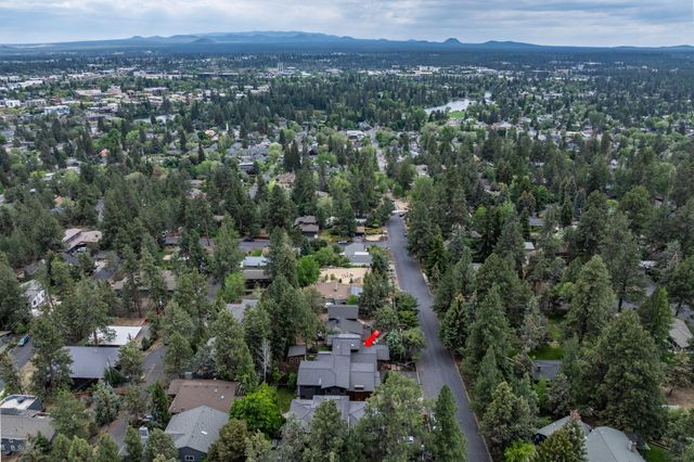2216 NW 6th Street, Bend, OR 97703