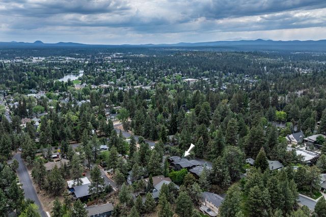 2216 NW 6th Street, Bend, OR 97703