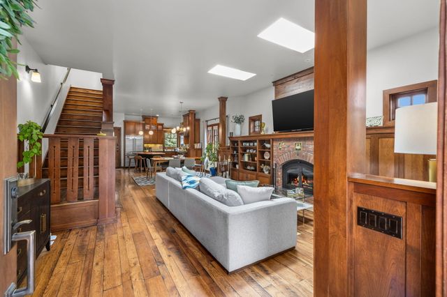 2216 NW 6th Street, Bend, OR 97703