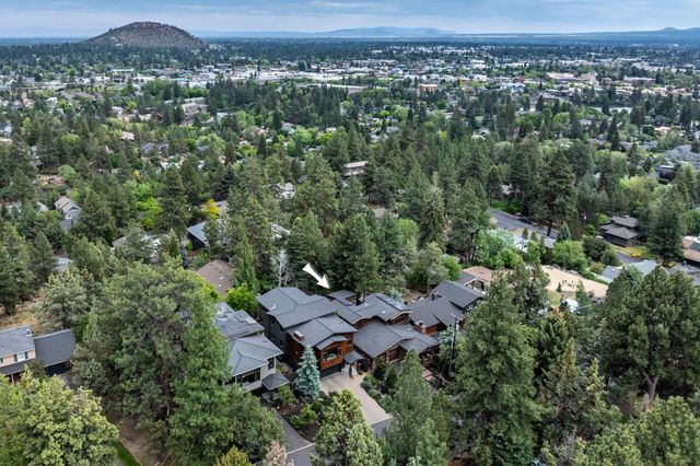2216 NW 6th Street, Bend, OR 97703