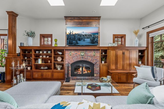 2216 NW 6th Street, Bend, OR 97703