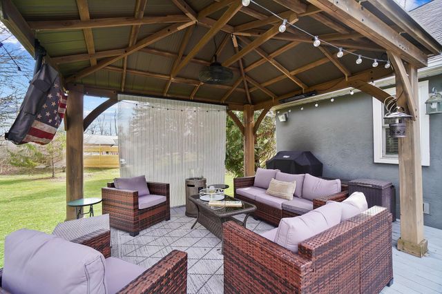 8100 Mitchell Dewitt Road, Plain City, OH 43064