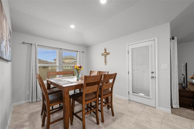407 Water Way Ave, Hutto, TX 78634
