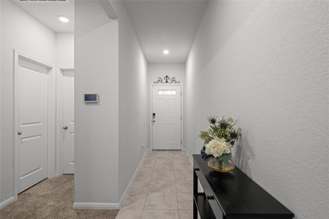 407 Water Way Ave, Hutto, TX 78634
