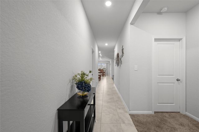 407 Water Way Ave, Hutto, TX 78634