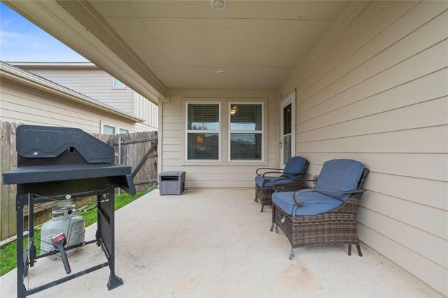 407 Water Way Ave, Hutto, TX 78634