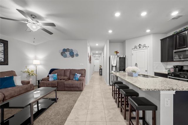 407 Water Way Ave, Hutto, TX 78634