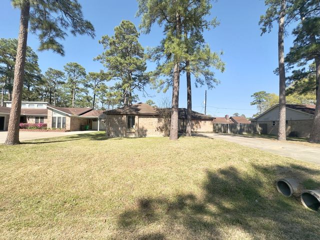 9715 Bayou Woods Drive, Baytown, TX 77521