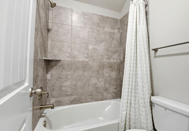 2218 Brisa Lane, Baytown, TX 77523