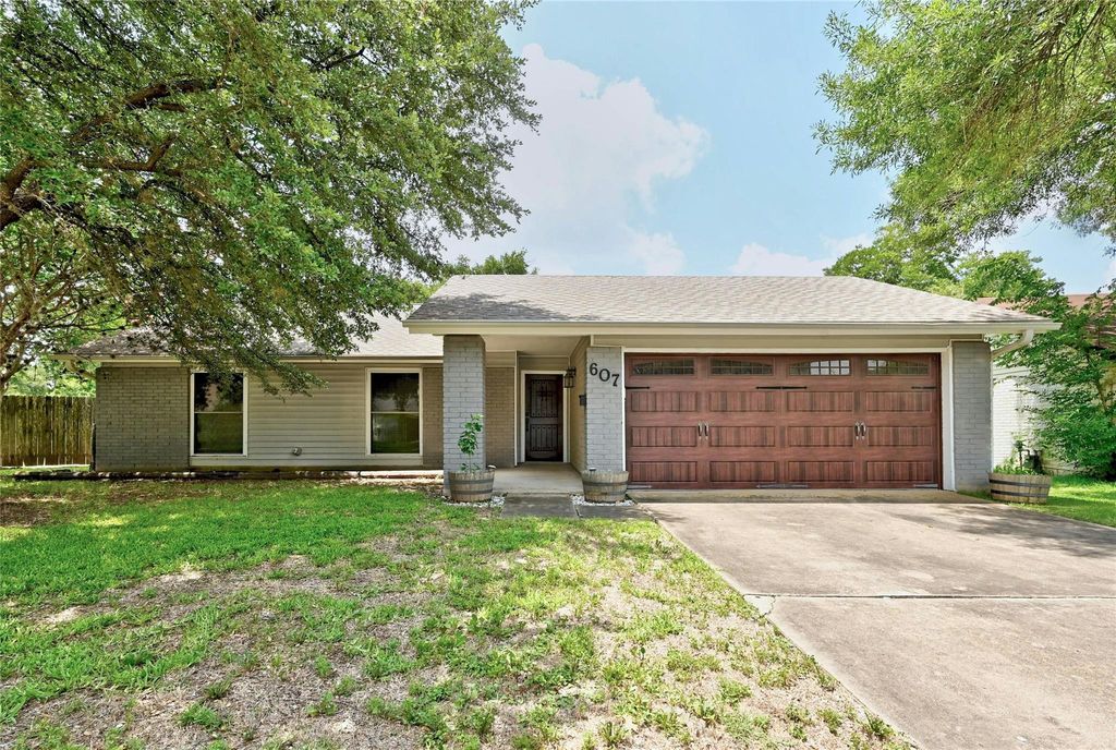 607 Old Stone RD, Austin, TX 78745