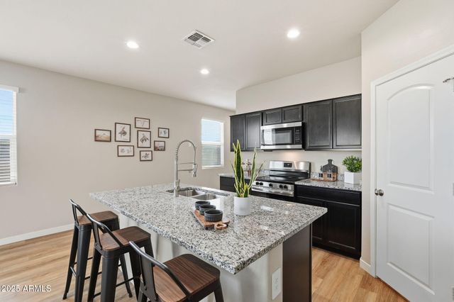 35226 W SAN ILDEFANSO Avenue, Maricopa, AZ 85138