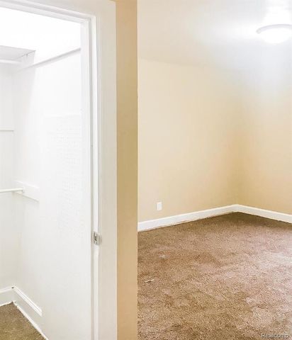 18099 Blackmoor Street, Detroit, MI 48234