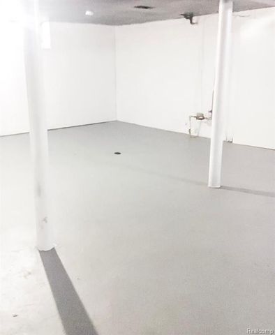 18099 Blackmoor Street, Detroit, MI 48234