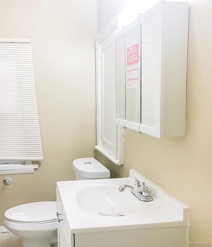 18099 Blackmoor Street, Detroit, MI 48234