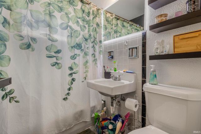 1250 Sussex Drive, South Bend, IN 46628