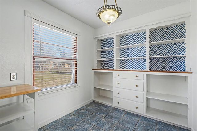 5941 NW 26th Street, Oklahoma City, OK 73127