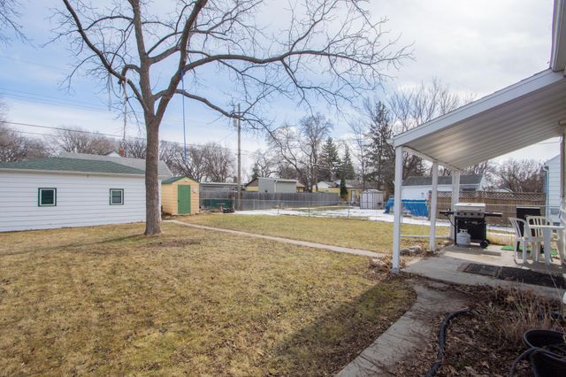 904 18th Street S, Fargo, ND 58103