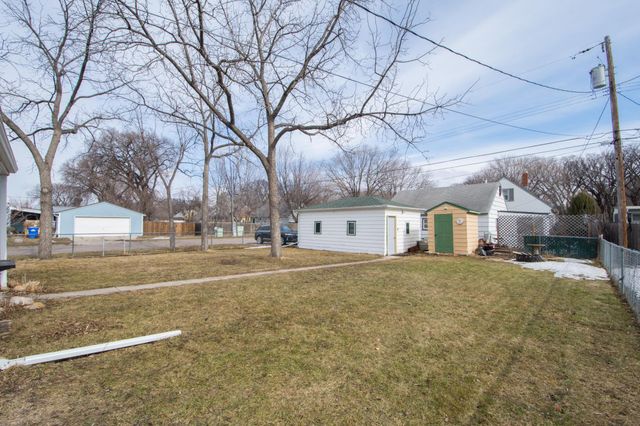 904 18th Street S, Fargo, ND 58103