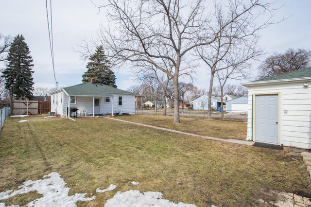 904 18th Street S, Fargo, ND 58103