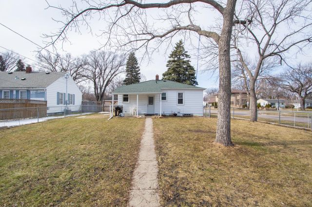 904 18th Street S, Fargo, ND 58103