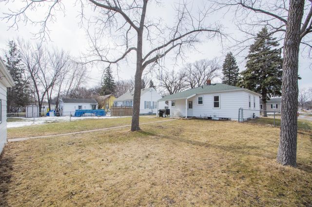 904 18th Street S, Fargo, ND 58103